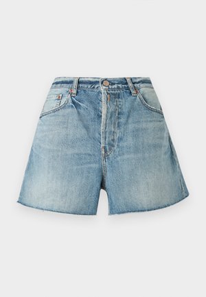 Τζιν σορτς σε ανοιχτό μπλε, με ψηλή μέση και ακατέργαστο τελείωμα. Διαθέτει εμπρόσθιες τσέπες και κούμπωμα με μεταλλικό κουμπί στη μέση.