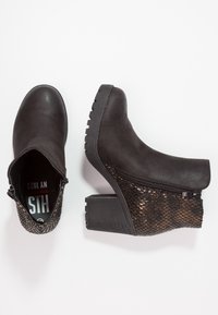 H.I.S Botines bajos - black