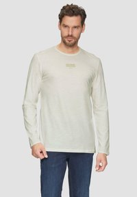 s.Oliver LOGO MIT ROLLKANTE UND STRUKTUR - Long sleeved top - weiß