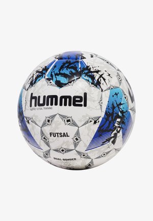 Hummel futsalboll med dubbelbunden design, huvudsakligen vit med blå och svarta accenter, geometriska mönster och texturerad yta.