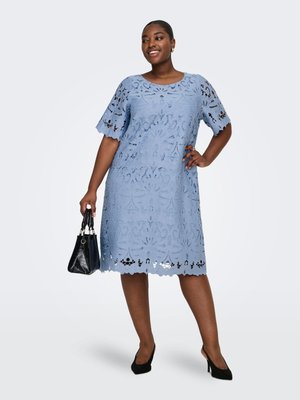 ONLY Carmakoma KLEID CARGELINA KURZES KLEID - Robe de jour - faded denim
