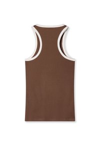 Braunes, geripptes Tanktop mit weißem Saum am Ausschnitt und an den Armausschnitten, das eine figurnahe Passform und ein mittelschweres Gewebe aufweist.
