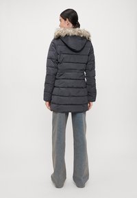 Vero Moda Tall VMLIV  - Vinterfrakke - asphalt