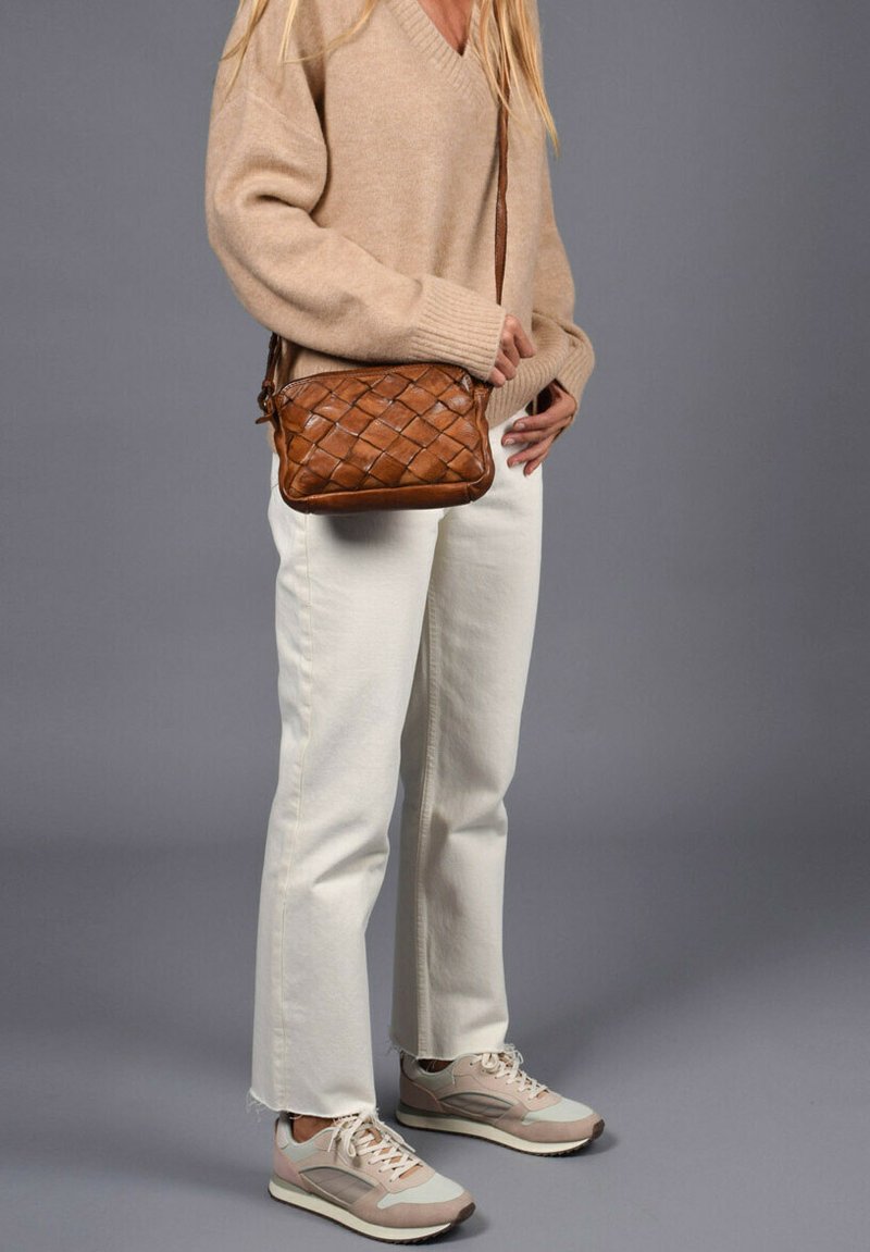 The Bagging Co DIAMOND - Cross body bag - brown