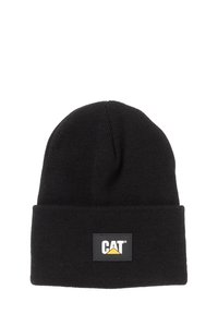 Bonnet noir en maille, en tissu doux, avec un revers plié orné d'un badge rectangulaire avec le logo "CAT" et un triangle jaune sur fond noir.