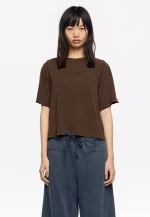 Camiseta estampada - marron oscuro