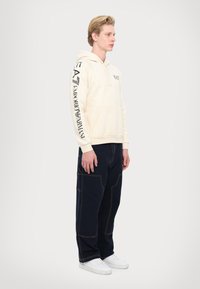 EA7 Emporio Armani FELPA - Melegítőfelső - whitecap/gray