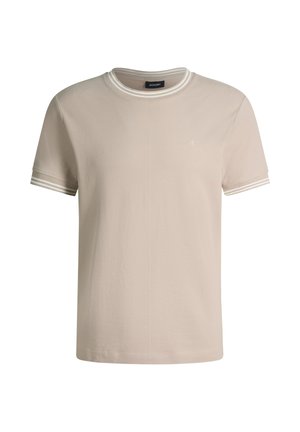 T-shirt beige à manches courtes avec col rond côtelé rayé blanc et poignets de manches, petit logo brodé sur le côté gauche de la poitrine.