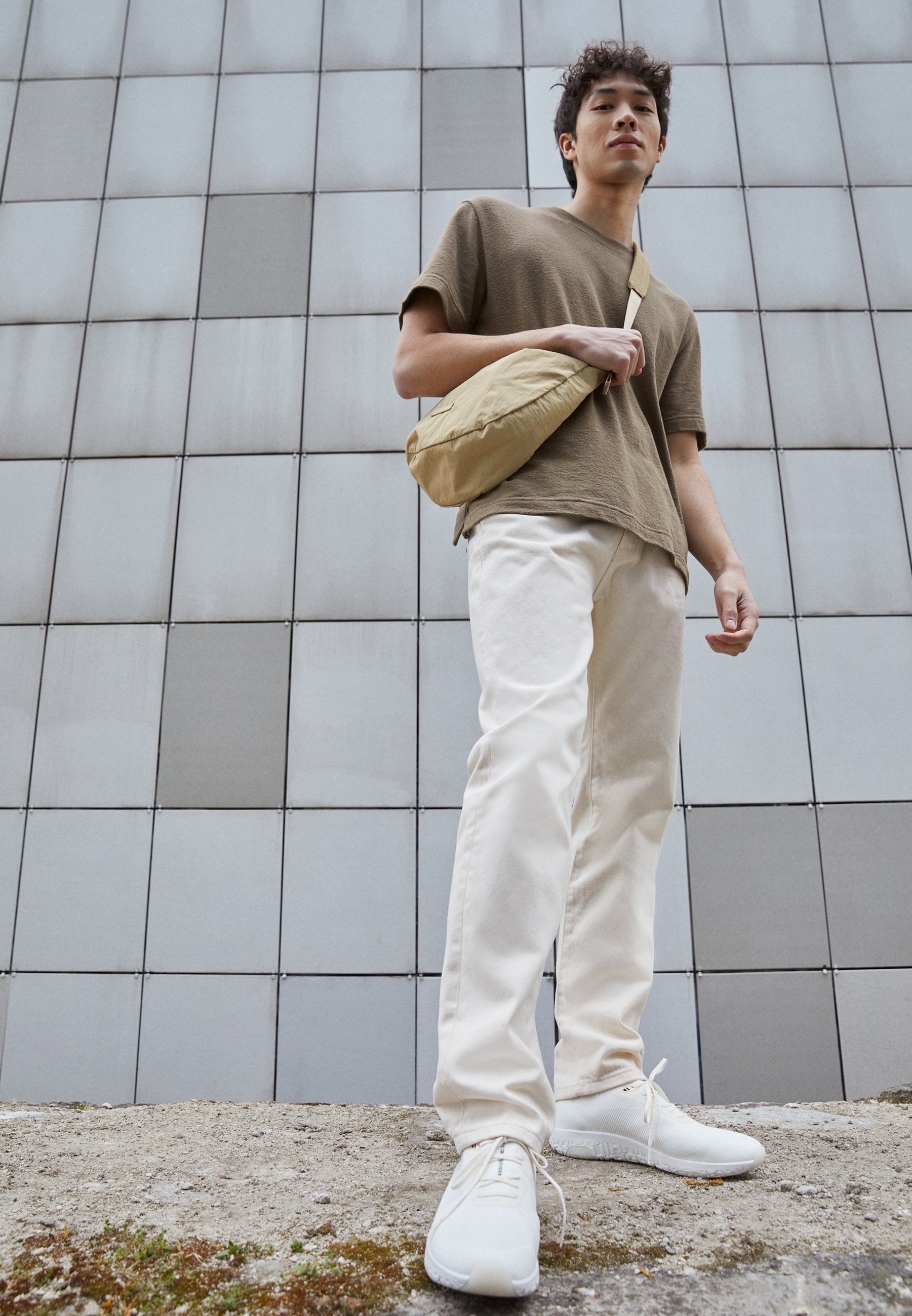 tommy hilfiger lightweight runner