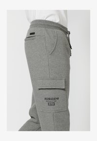 Nem kiválasztott, gris medio vigoré dark grey vigore