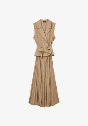 Robe plissée beige avec un haut sans manches à double boutonnage et une ceinture à nouer à la taille. Présente des boutons dorés et une jupe fluide.