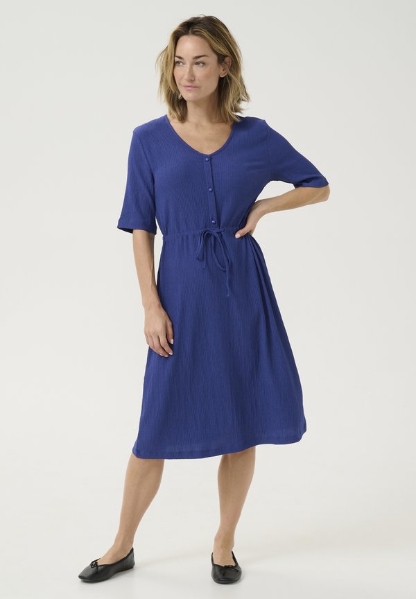 ANNA V-NECK SHORT SLEEVES - Strickkleid