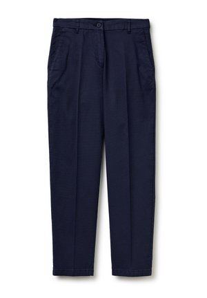 Granatowe, zwężane spodnie z pętlami na pasek, zapięciem na guziki, bocznymi kieszeniami oraz przeszyciami wzdłuż przodu.