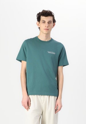 Abercrombie & Fitch Cocktail Classic Polished Graphic Tee - T-shirts med print - mallard green