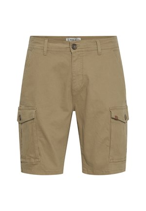 Beige cargo shorts yang terbuat dari campuran katun. Dua saku samping besar dengan penutup kancing, pinggang klasik dengan penutupan kancing, dan potongan lurus.