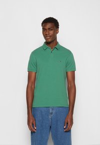 Tommy Hilfiger REGULAR - Polo - central green