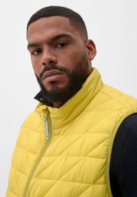 s.Oliver Weste - gelb