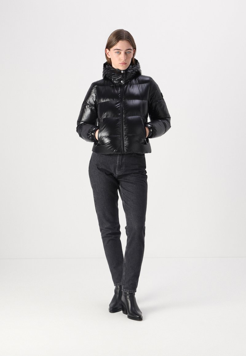 tommy jeans women's glossy puffer coat
