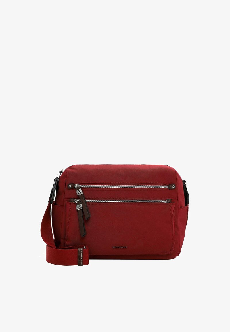 Borsa a tracolla in tessuto rosso con tracolla regolabile, due tasche anteriori con zip e una texture liscia. Presenta un dettaglio del logo sul davanti.