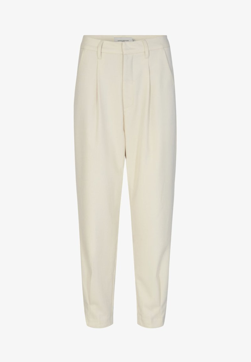 Pantalons en crème sur mesure avec une taille haute, des plis à l'avant, une jambe fuselée et des poches latérales. Tissu lisse avec une texture légère.