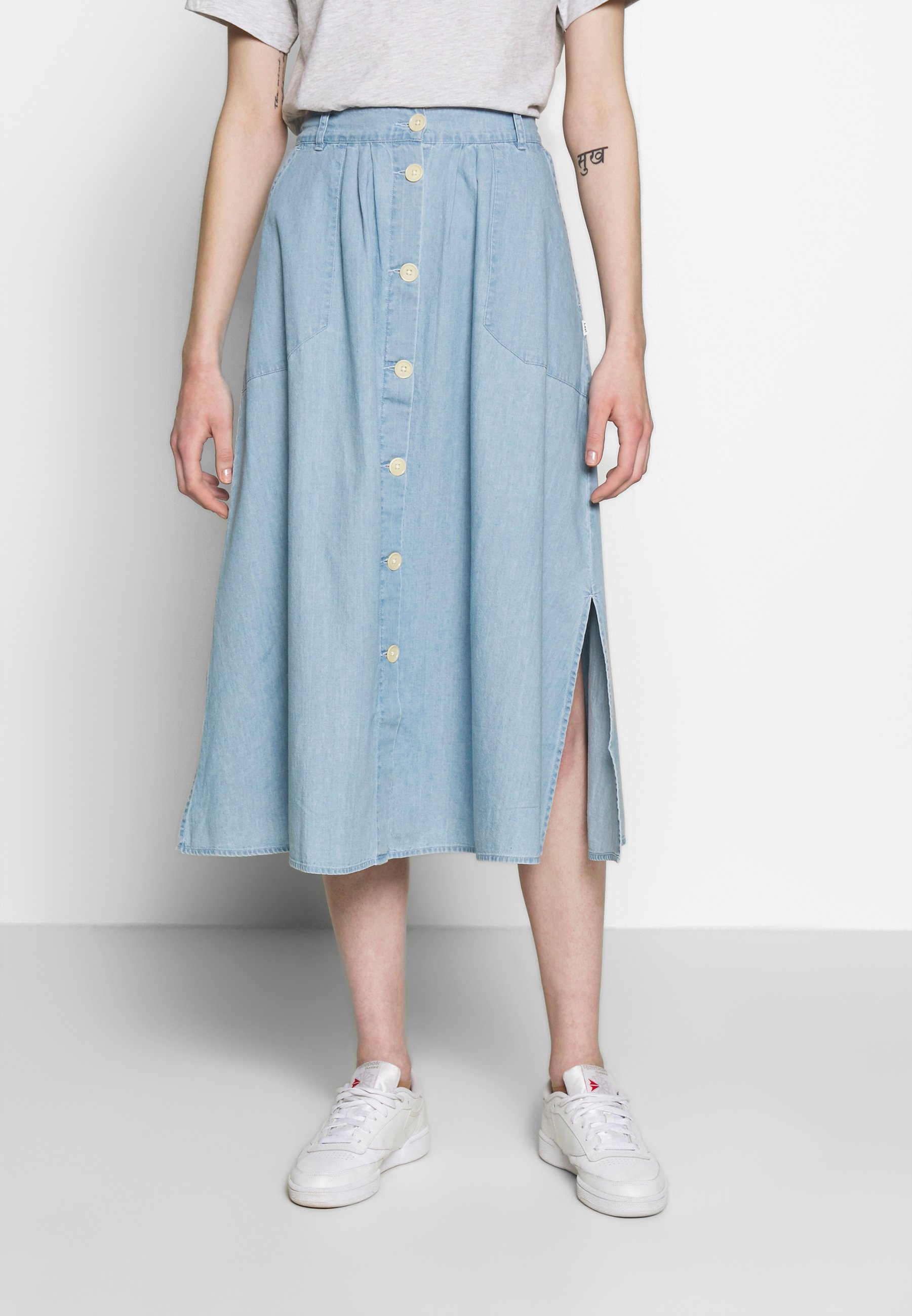 Lee chambray skirt Clearance