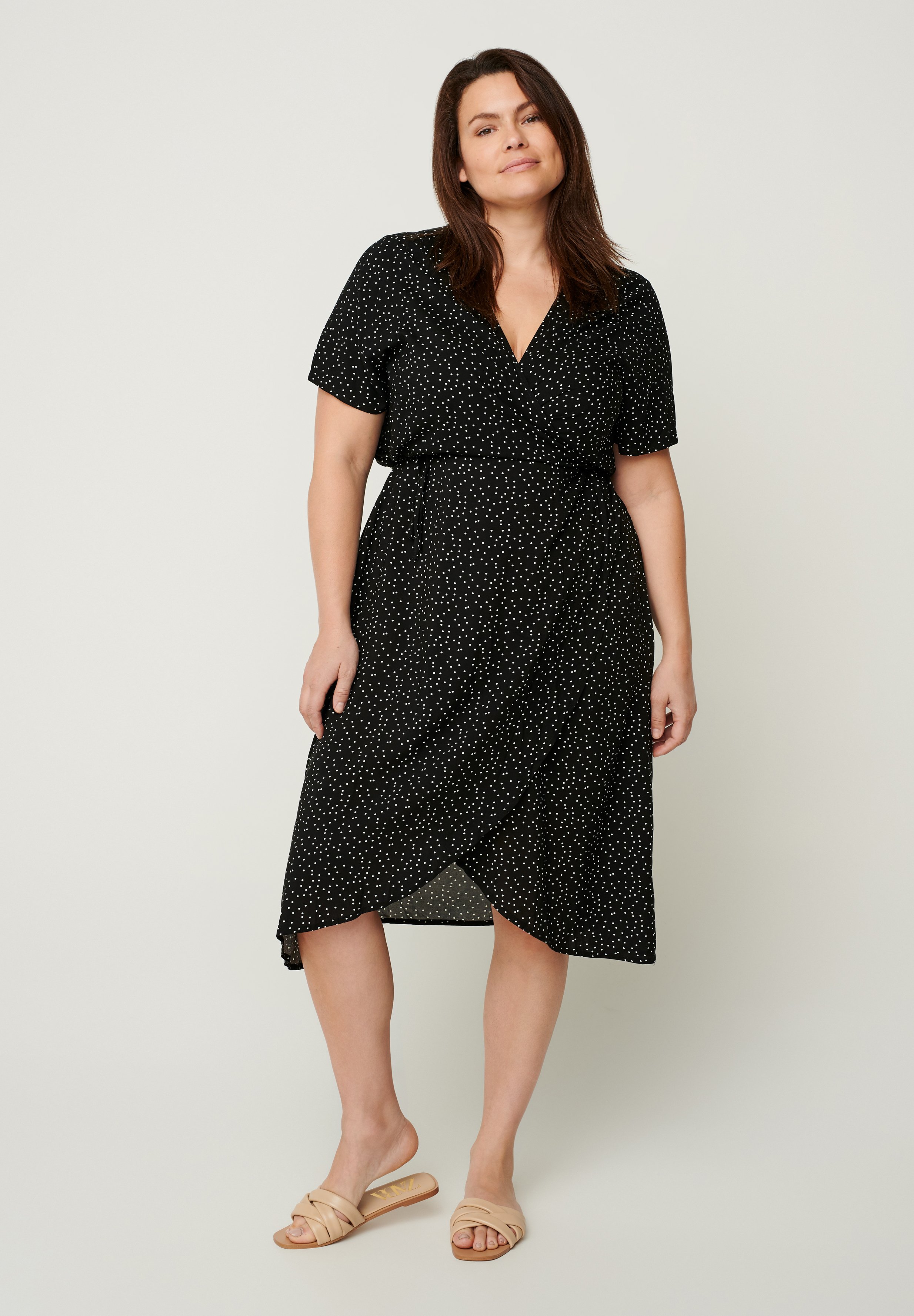 SHORT SLEEVED WRAP Korte jurk black SHORT SLEEVED WRAP Korte jurk black