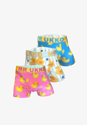 Tre paia di boxer con motivi a papera. I colori includono rosa, blu e bianco con accenti gialli. Logo "MR UKKO" sulle fasce in vita.