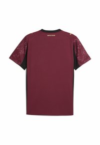 Bordeauxfarbenes Sporttrikot mit schwarzen Seiten. Verfügt über strukturierte, dunkelbordeauxfarbene Ärmel mit geprägten Mustern. Goldene Akzente sind an den Schultern vorhanden.