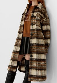 Stradivarius Abrigo clásico - brown