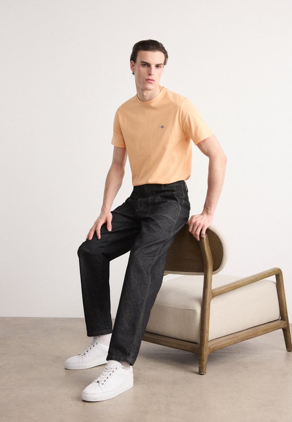 SHIELD - Basic T-shirt - peachy orange3