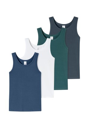 Quattro canotte senza maniche nei colori blu, bianco, verde e grigio scuro, disposte sovrapposte su uno sfondo bianco.
