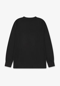 Czarna koszula z długim rękawem, okrągłym dekoltem i dopasowanymi mankietami. Miękki materiał, minimalistyczny design, bez widocznych wzorów ani grafik.