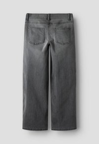 Achteraanzicht van een rechte pijp, donkergrijze denim jeans met twee gestikte achterzakken en ceintuurlussen op een lichte achtergrond.