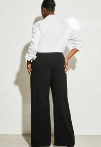 Lipsy HIGH WAIST WIDE LEG TAILORED - Broek - black