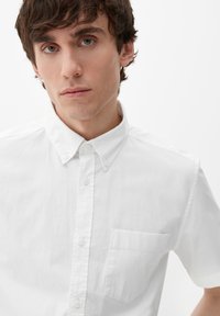 s.Oliver KURZARM MIT BUTTON-DOWN-KRAGEN - Hemd - weiß