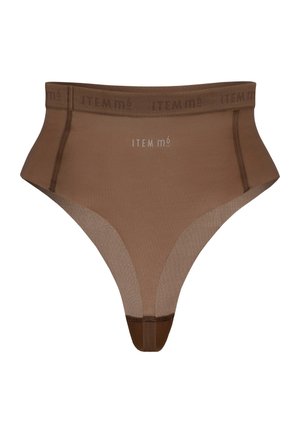 Bruine high-waisted onderbroek van soepel materiaal, met een contrasterende tailleband met het "ITEM m6" logo en subtiele doorschijnende panelen.