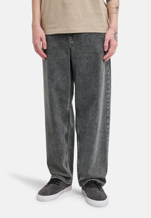 - Jeansy Relaxed Fit