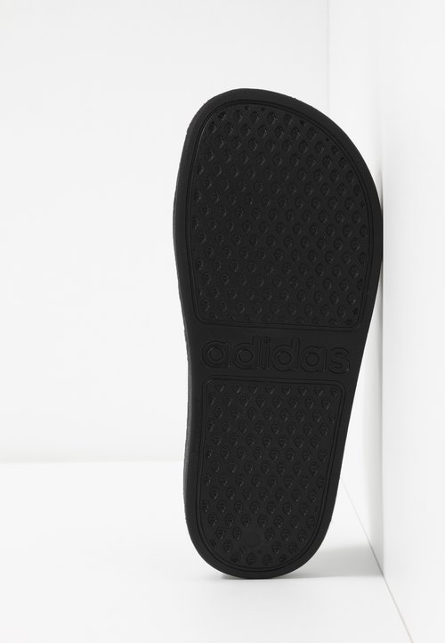 adidas ADILETTE AQUA UNISEX - Pool slides - core black — foto 6