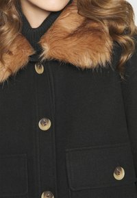 ONLY Petite ONLEMMA SHORT SHACKET - Καλοκαιρινό μπουφάν - black