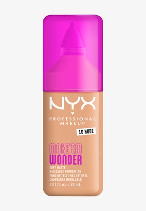 NYX Professional Makeup foundation in 10 Nude. Transparante plastic fles met een roze dop, voorzien van opvallende tekst en een zachte matte finish. 30 mL.