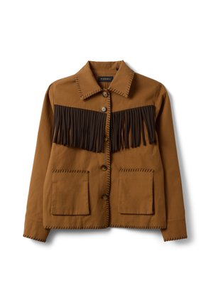 Giacca marrone con bottoni, frangia marrone scuro sul petto, due tasche frontali e cuciture decorative su colletto, tasche e orlo.
