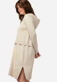 Ulla Popken TEXTURED  - Pletené šaty - creme