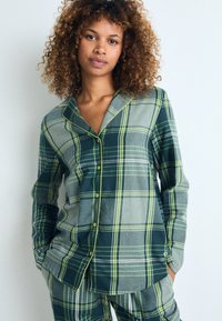 Triumph BOYFRIEND CHECKS - Conjunto de pijama - green combination