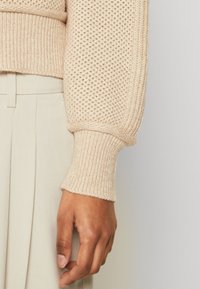 Vero Moda Petite Stickad tröja - off-white