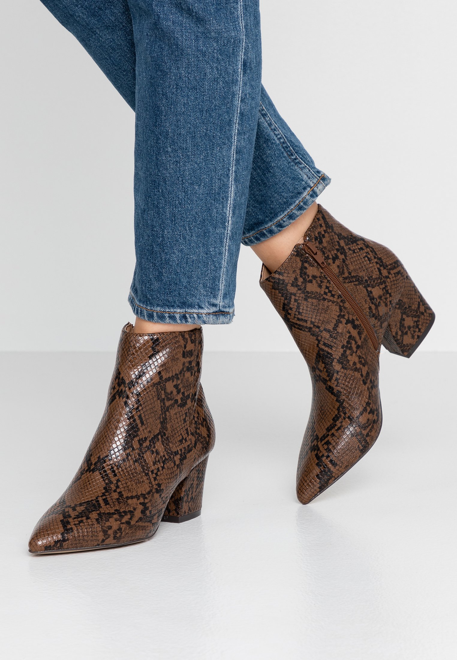 missie bootie steve madden