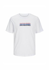 Witte katoenen t-shirt met korte mouwen, voorzien van herhaalde blauwe en roze tekst "JACK&JONES" in verschillende groottes over de voorkant.
