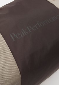 Peak Performance DETOUR II 35L UNISEX - Treningsbag - cliff edge/avid beige/