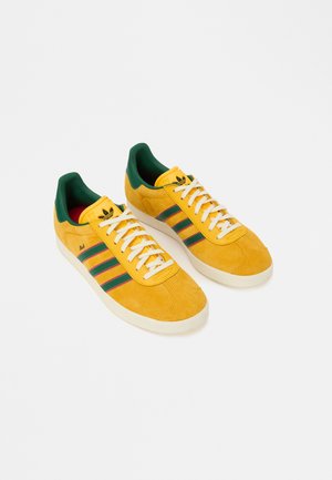 Scarpe da calcio indoor - bold gold-coloured/pure ruby