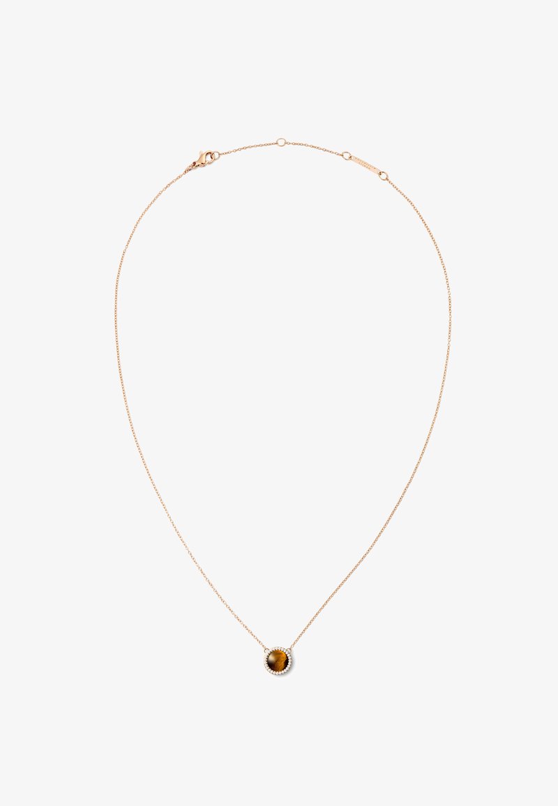 Guldtonet kæderez til halskæde med en rund tigerøje vedhæng, omkranset af en ring af små klare sten, med en lille krok lukning.