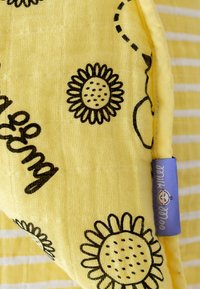 Milk and Moo Babydecke - yellow
